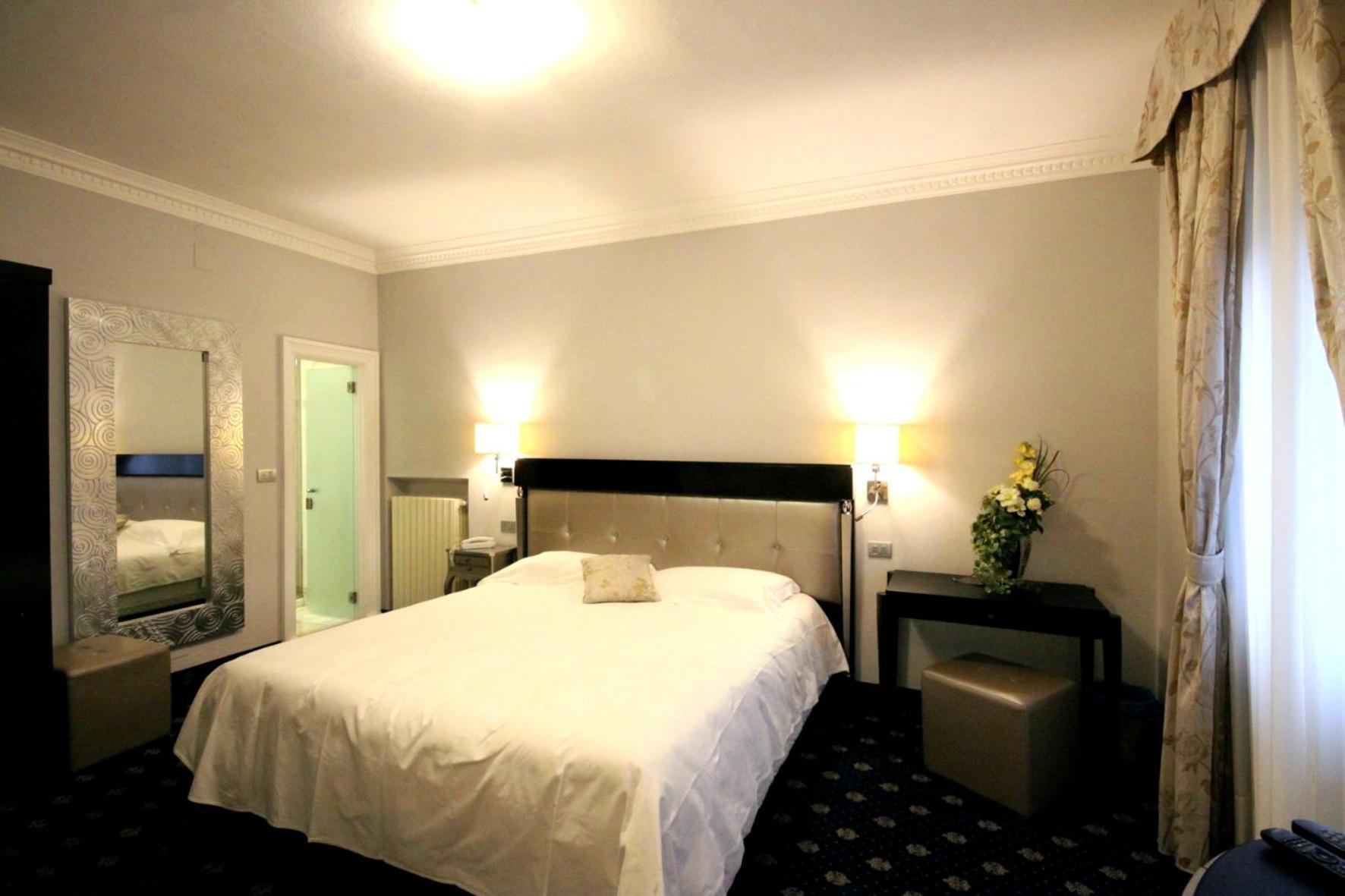 Sangallo Hotel Monte San Savino Zewnętrze zdjęcie